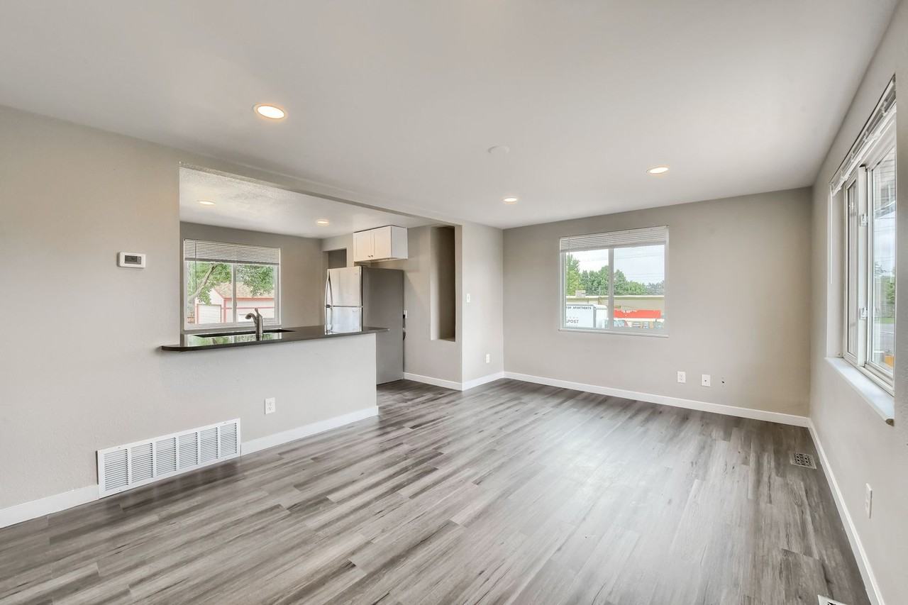 6045 W Byers Pl - Photo 7 of 42