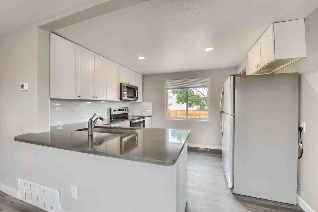 6045 W Byers Pl - Photo 4 of 42