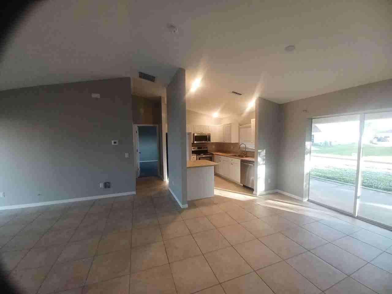 326 Ne 23rd Ter - Photo 6 of 16