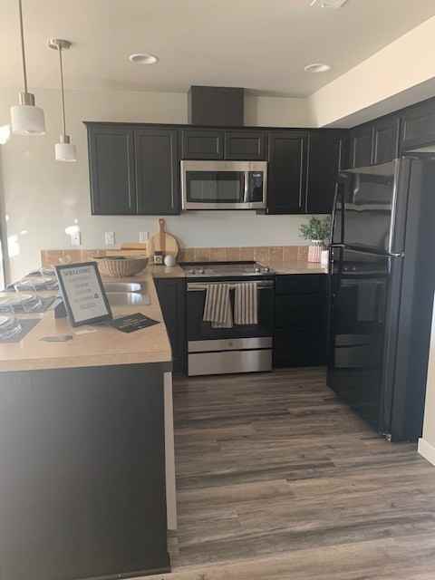 1710 Ne 8th St - Photo 2 of 4