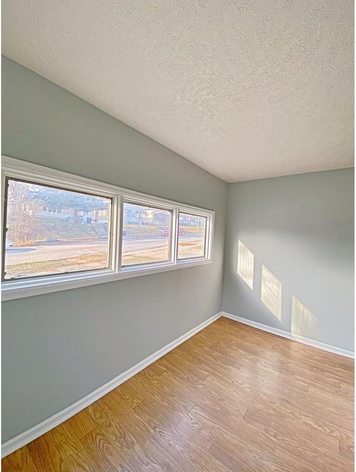 4707 N 40th Ave - Photo 4 of 32