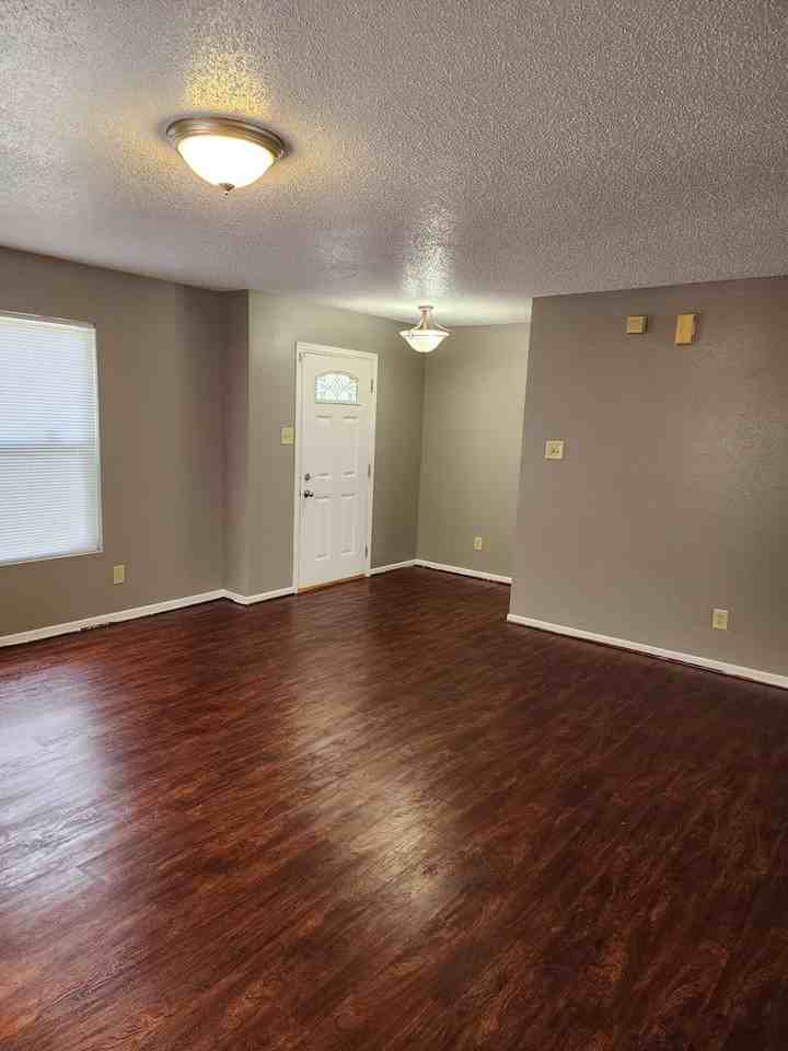 4221 Fletcher Dr - Photo 3 of 27