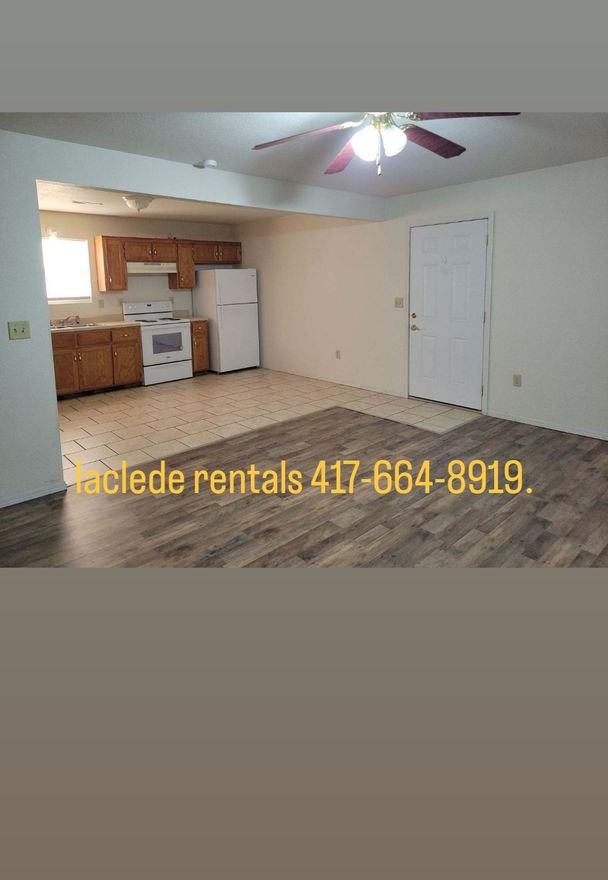 1200 Glenridge St - Photo 3 of 8