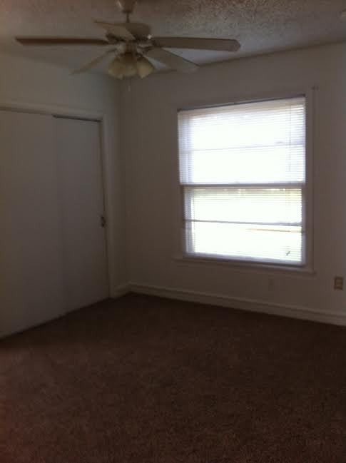 1925 Sewell St - Photo 5 of 8