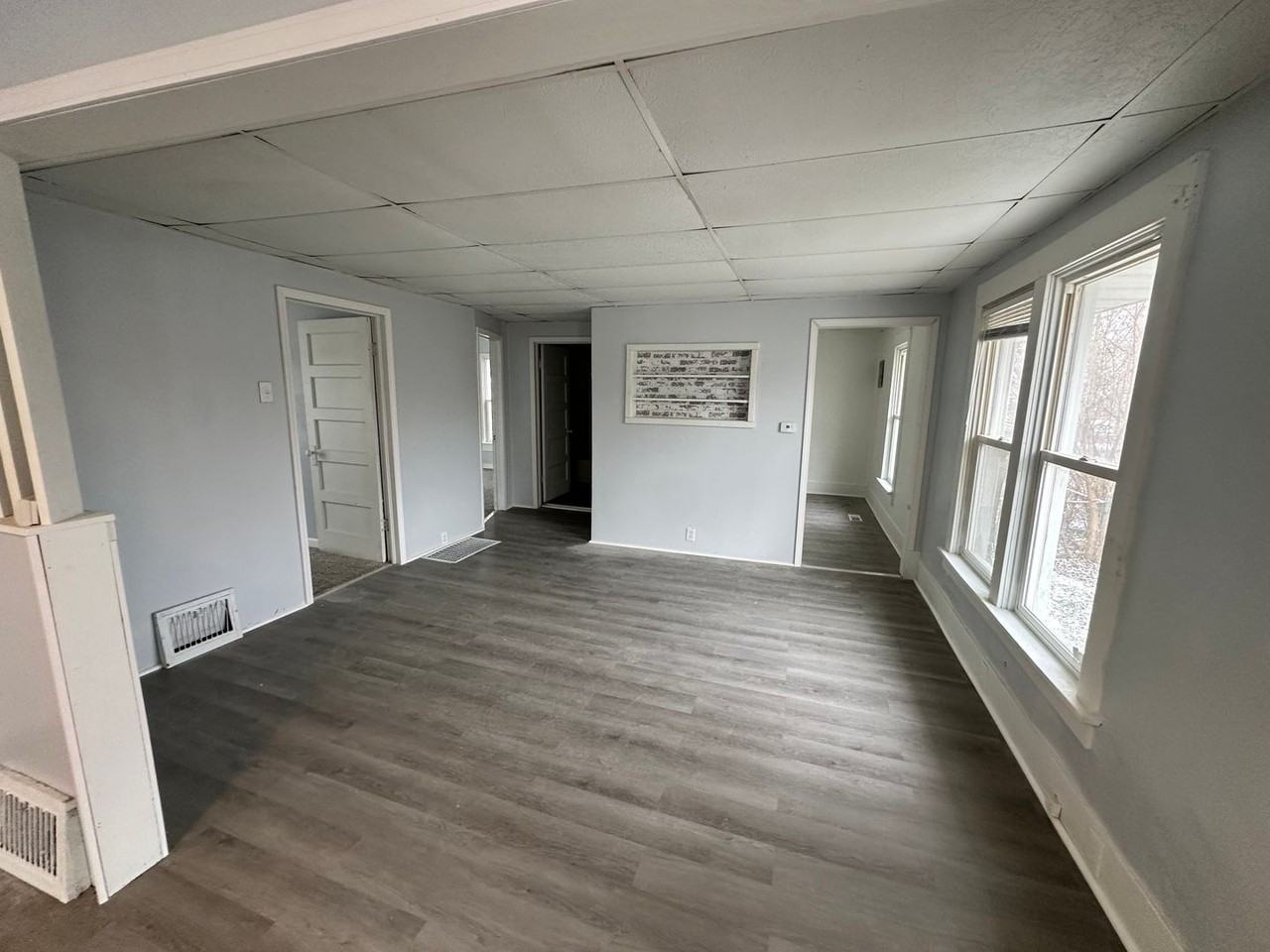 1135 W Elliott Ave - Photo 3 of 7