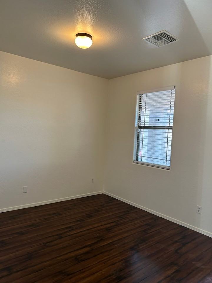 6526 S 71st Dr - Photo 2 of 18