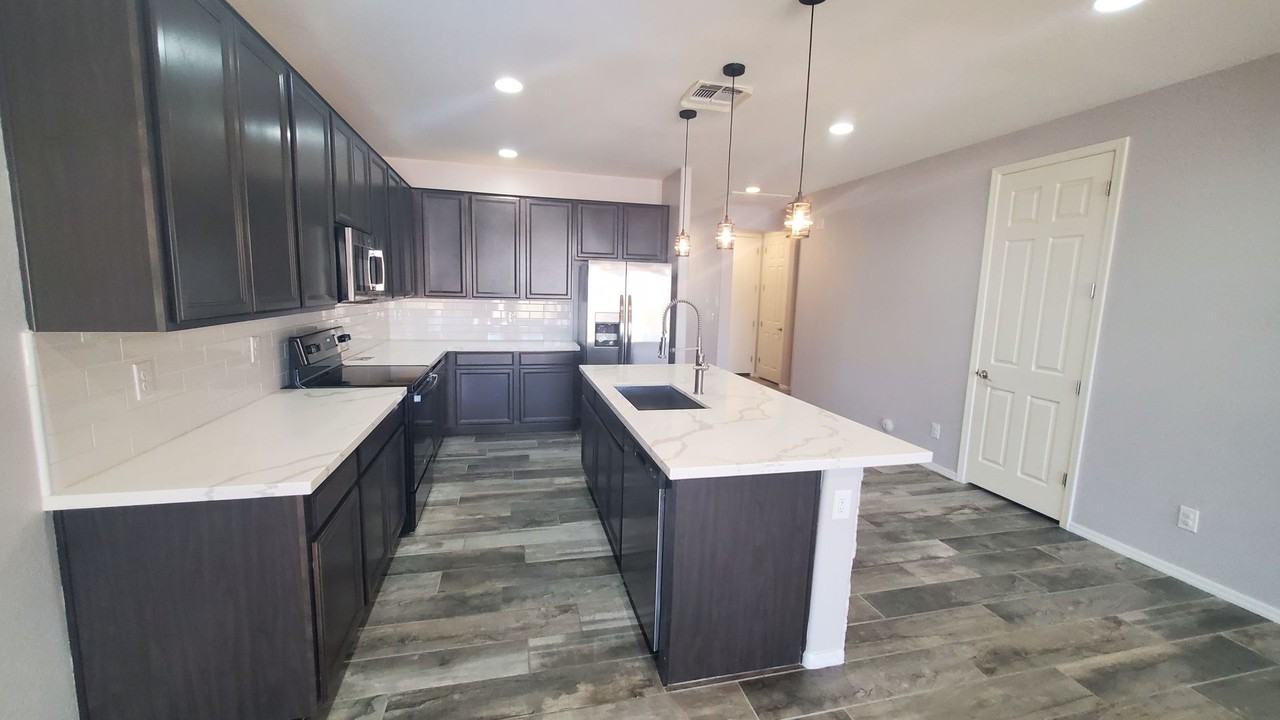 1256 E Jahns Dr - Photo 5 of 25