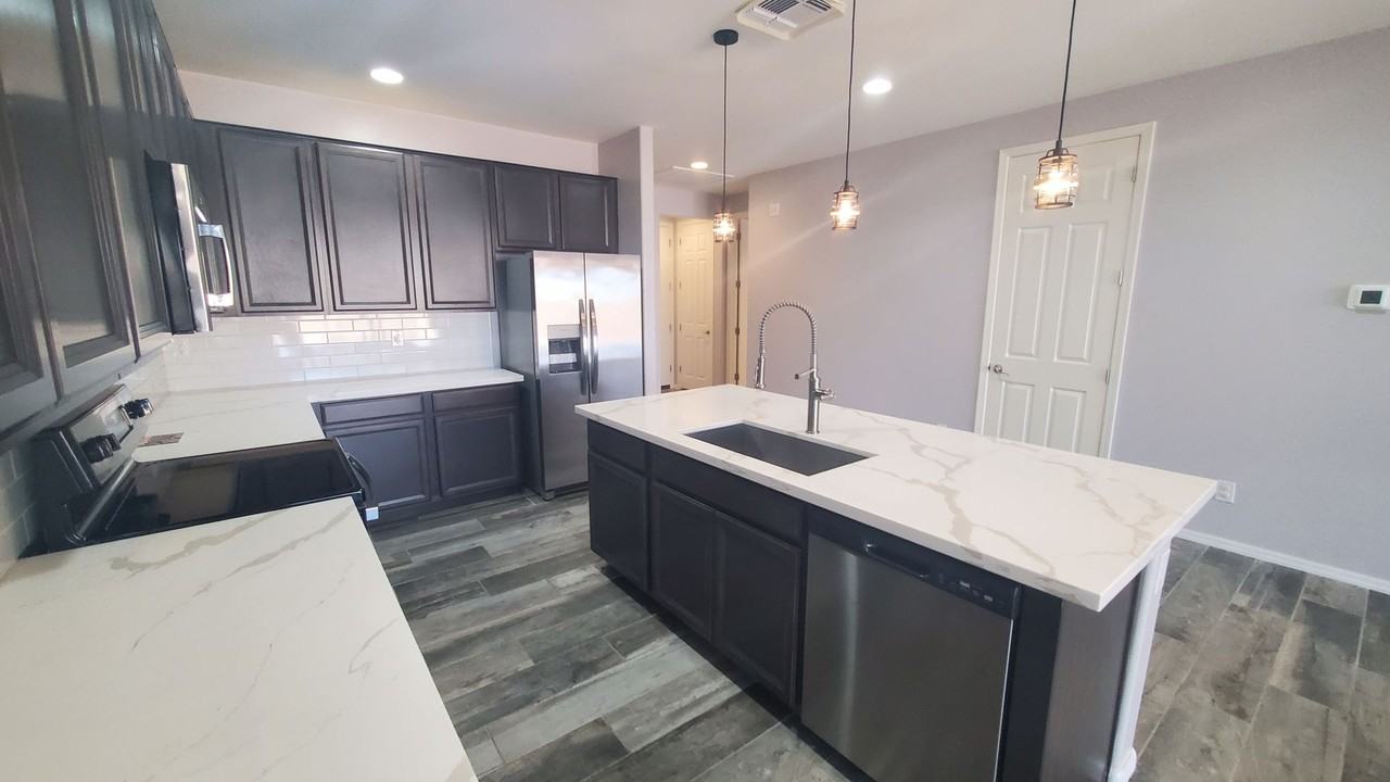 1256 E Jahns Dr - Photo 6 of 25
