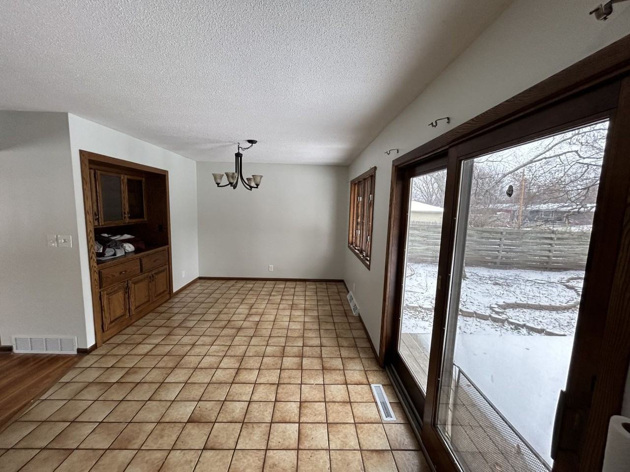 1222 9th Ave Ne - Photo 2 of 29