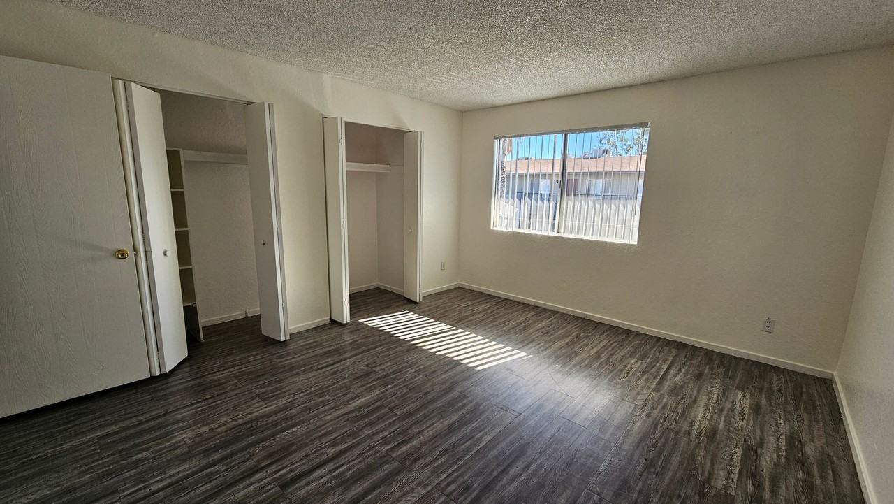 1622 N Beverly Ave #22 - Photo 6 of 10