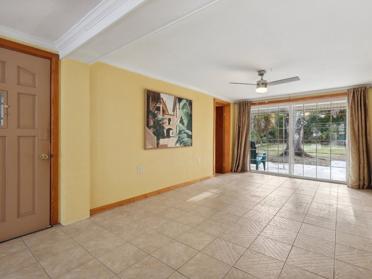 1353 Canterbury Rd N - Photo 5 of 28