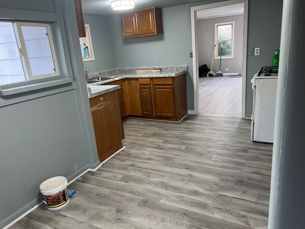 1835 S Crosby Ave - Photo 2 of 17