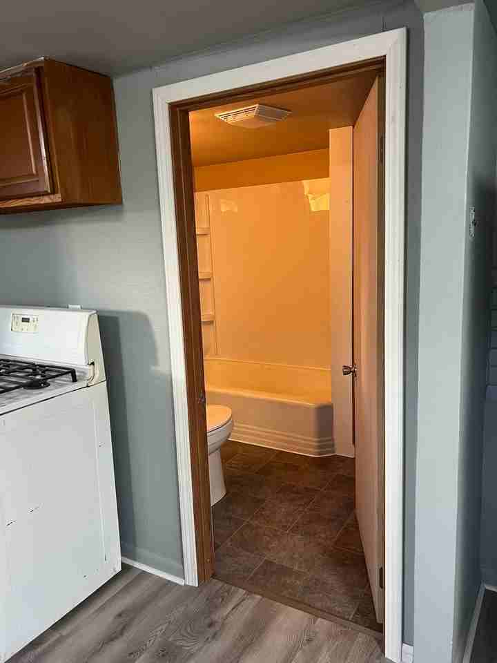 1835 S Crosby Ave - Photo 4 of 17
