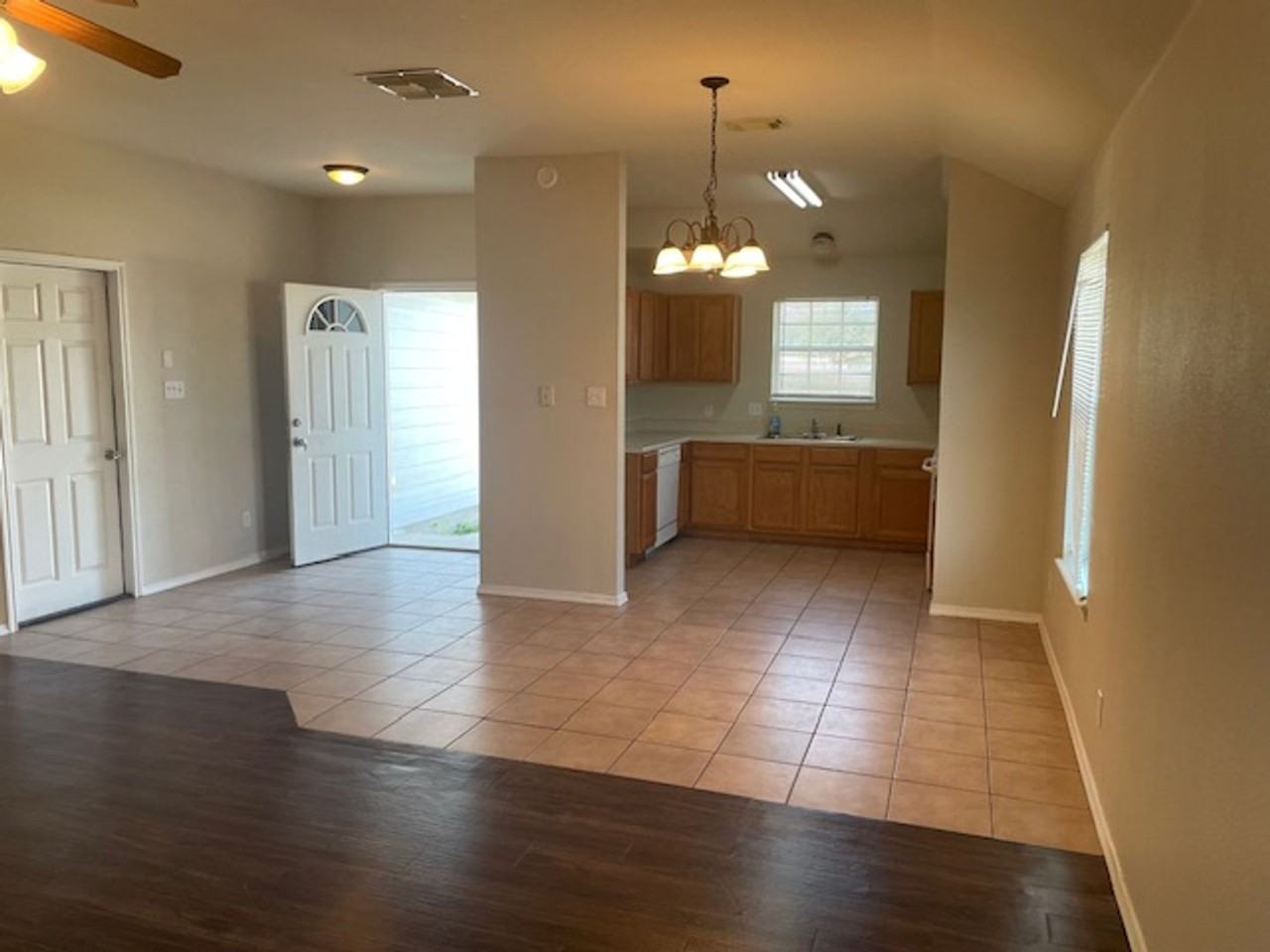 2429 Lorine Dr - Photo 3 of 14