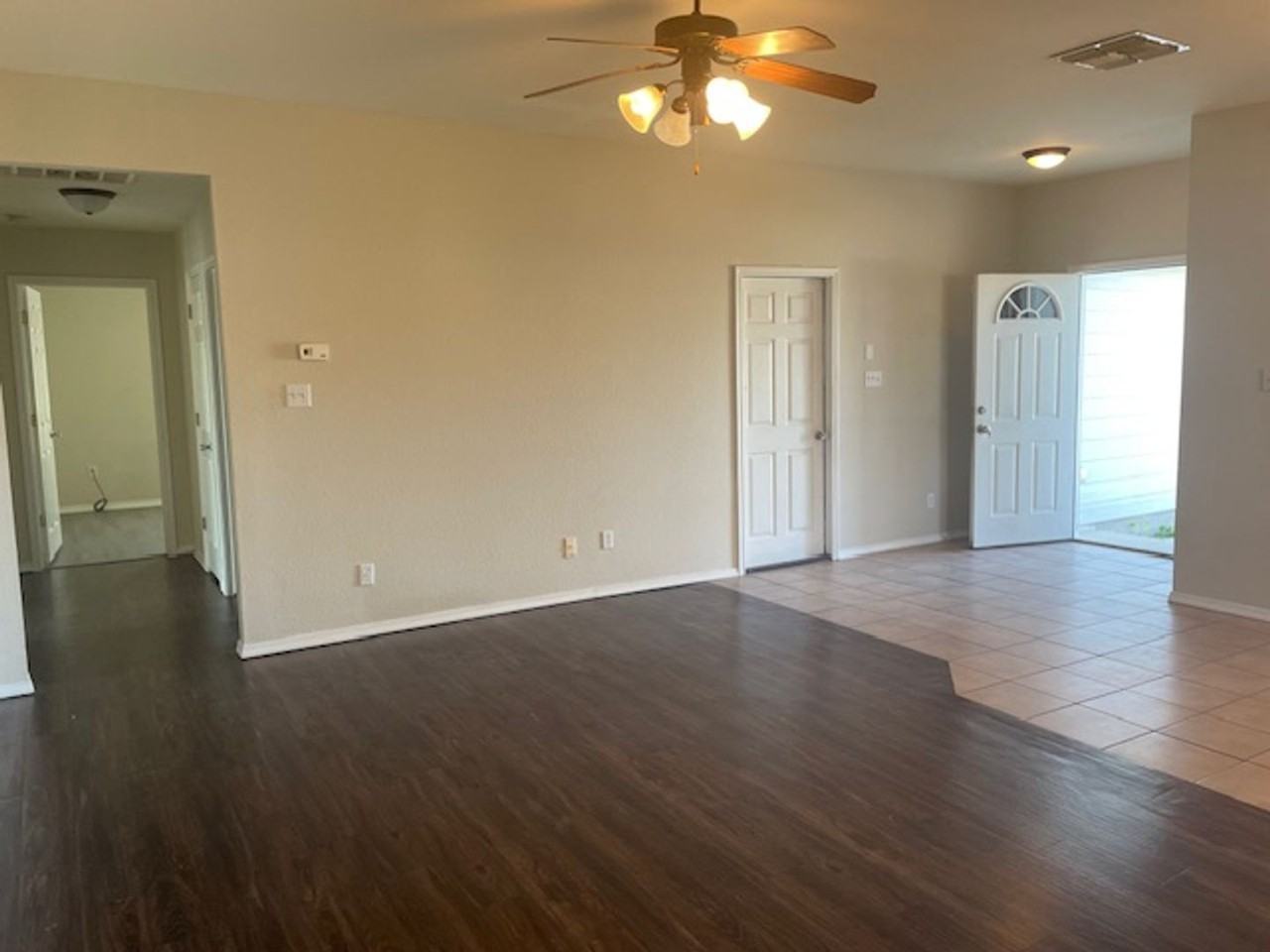 2429 Lorine Dr - Photo 4 of 14