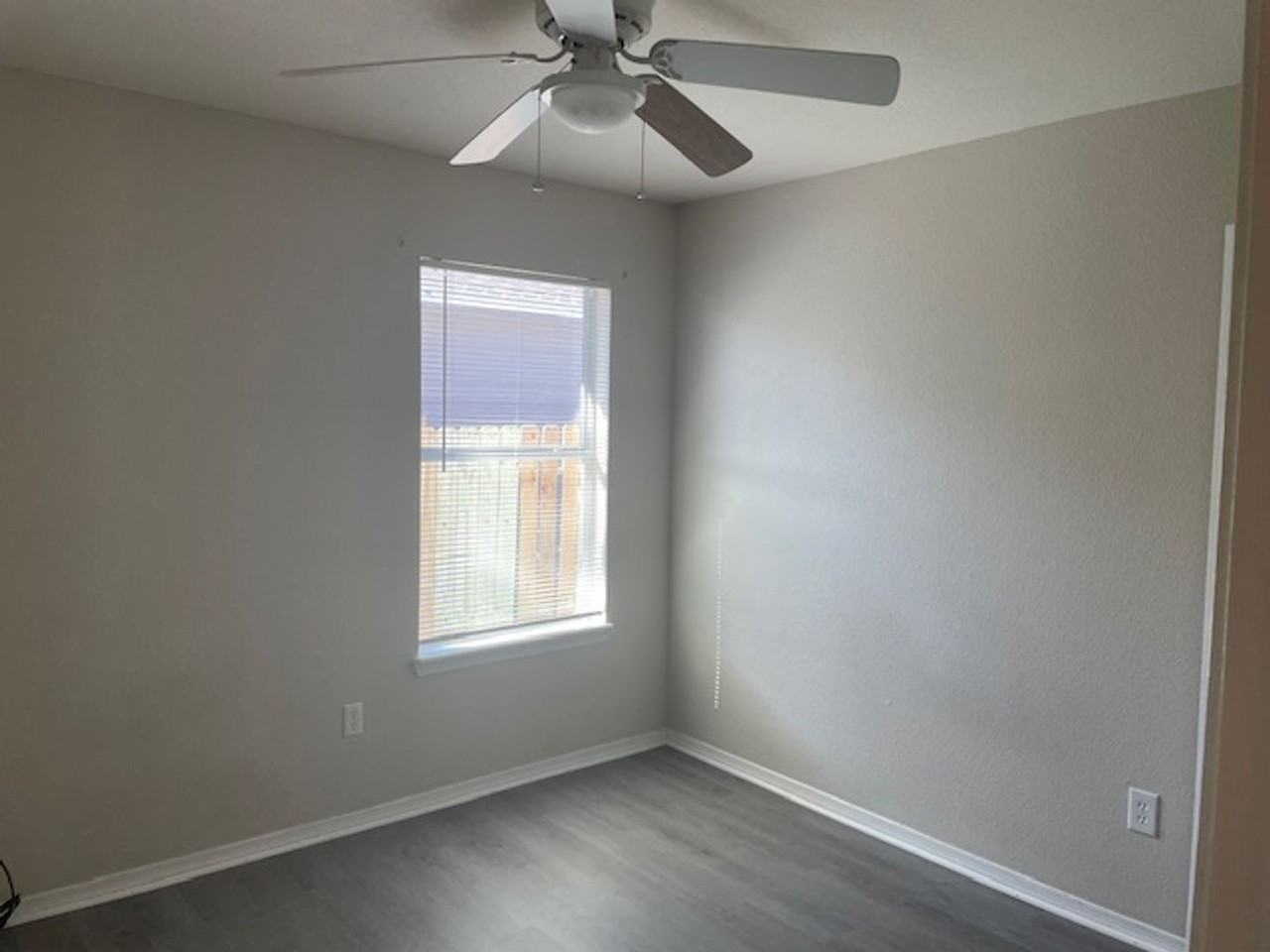2429 Lorine Dr - Photo 6 of 14