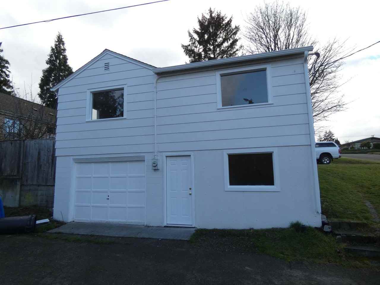 1237 W 9th St - Photo 4 of 25