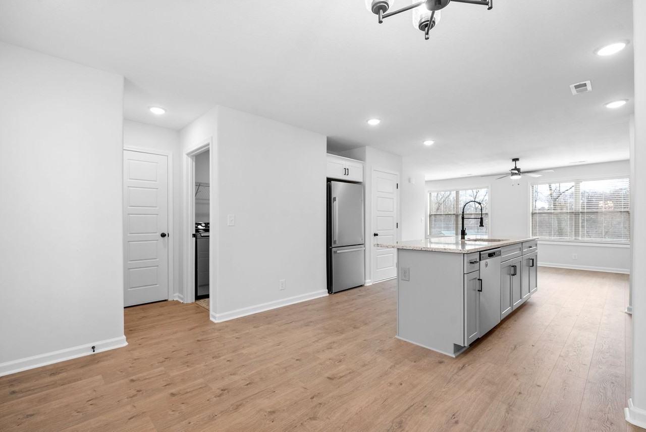 700 Crossland Ave - Photo 5 of 23