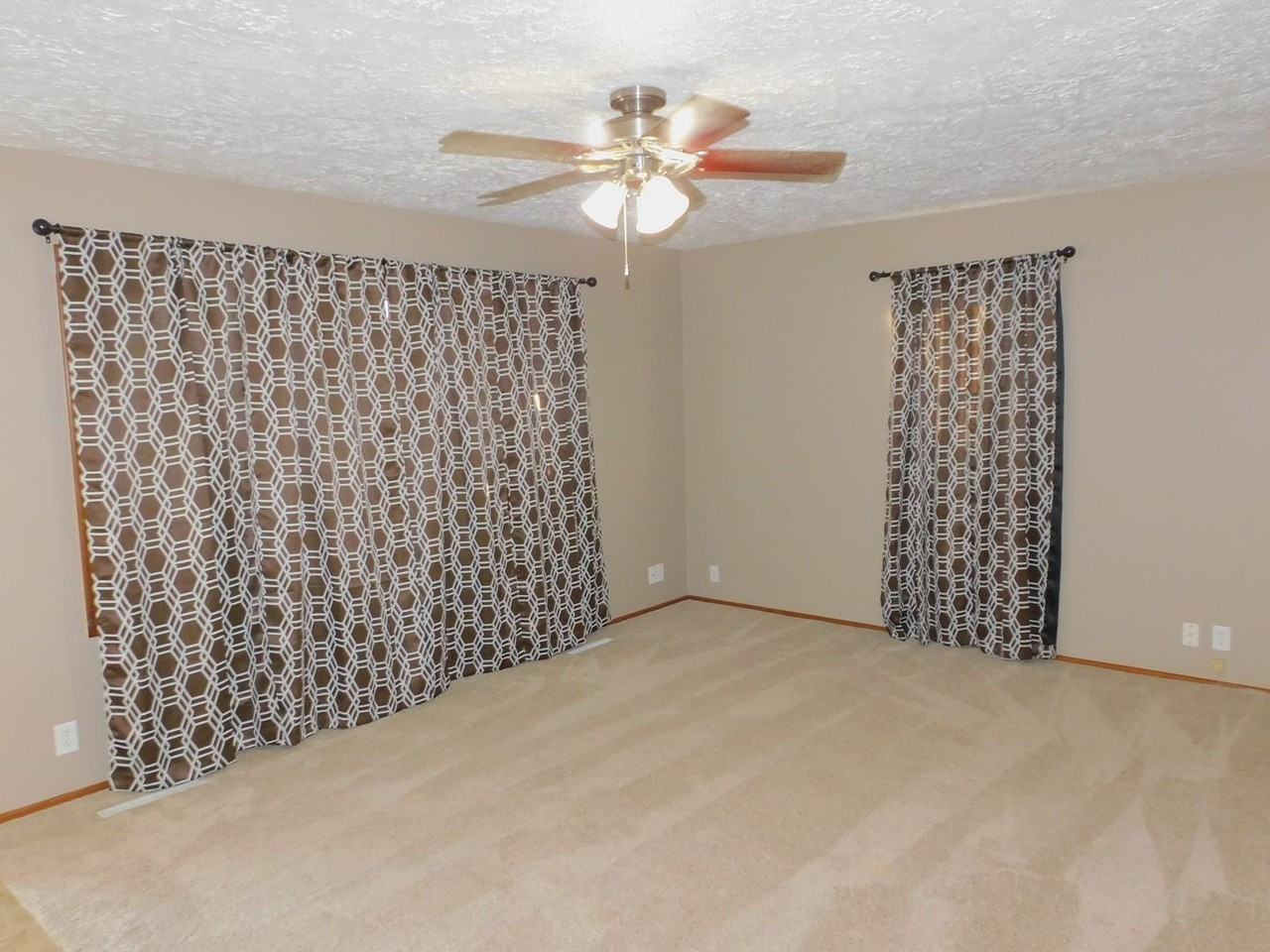 1012 Sheridan Ave - Photo 2 of 25