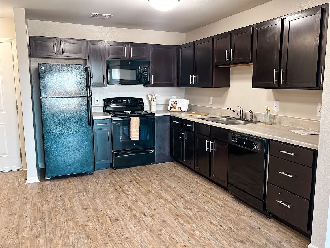 Sansom Pointe Senior - Photo 2 of 102