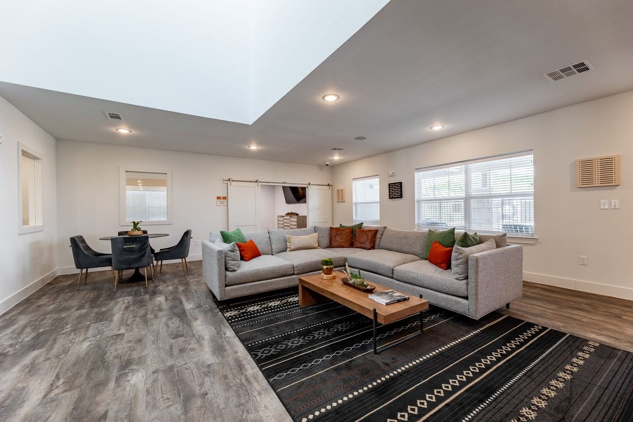 Sansom Bluff - Photo 2 of 25