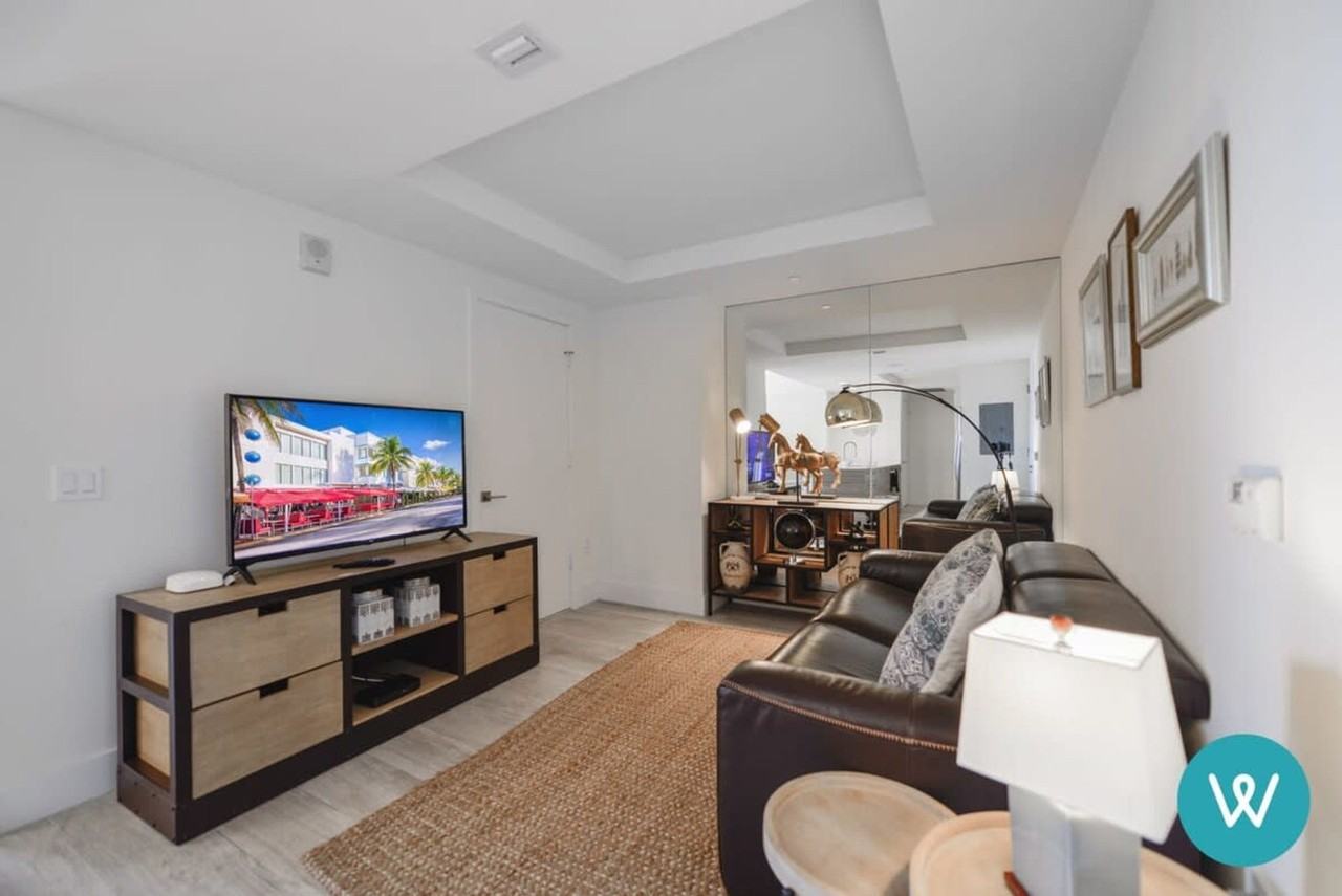 121 Ne 34th St #1022484P - Photo 3 of 37