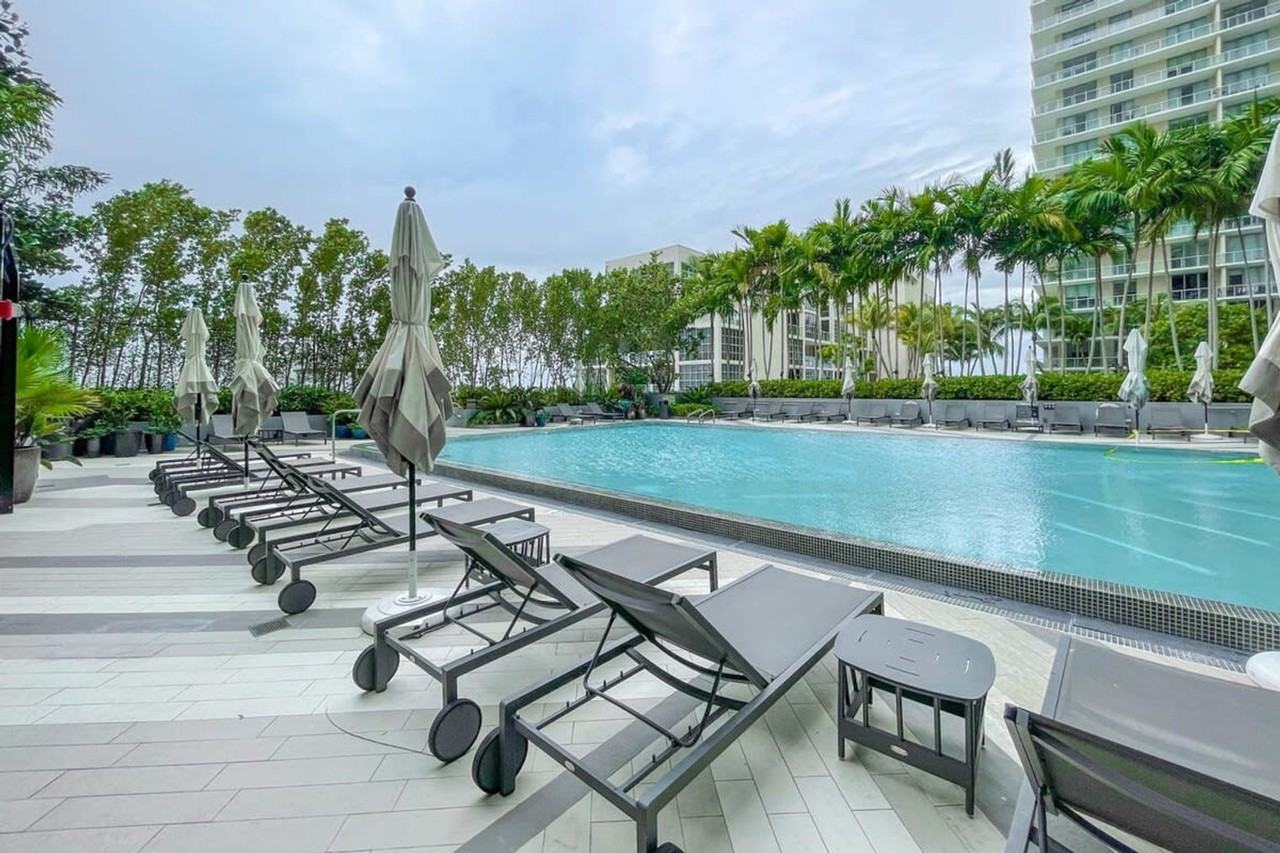 121 Ne 34th St #1022484P - Photo 4 of 37