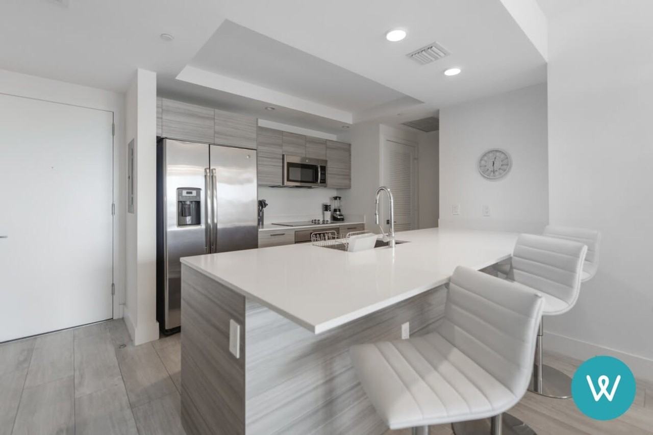 121 Ne 34th St #1022484P - Photo 6 of 37