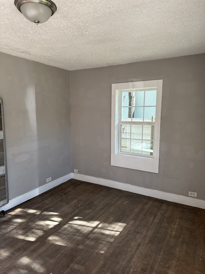 1516 24th Pl - Photo 2 of 19