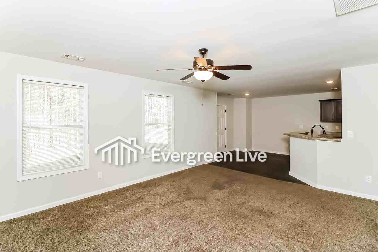 215 Cynthia Ct - Photo 6 of 15