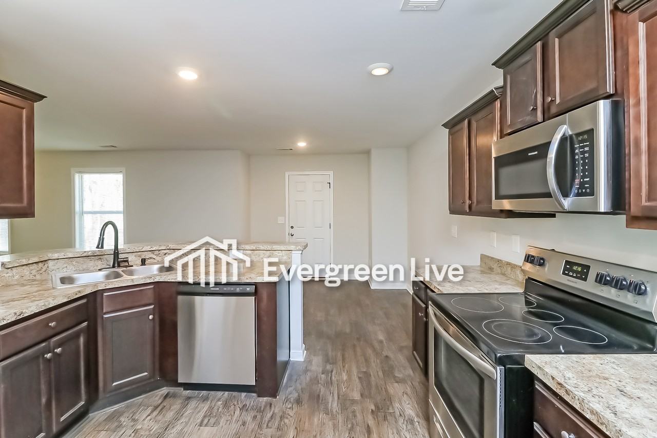 215 Cynthia Ct - Photo 7 of 15