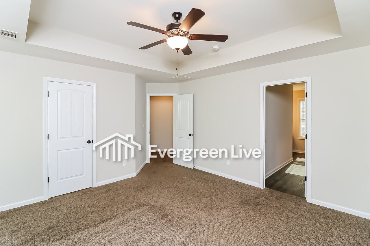 215 Cynthia Ct - Photo 3 of 15