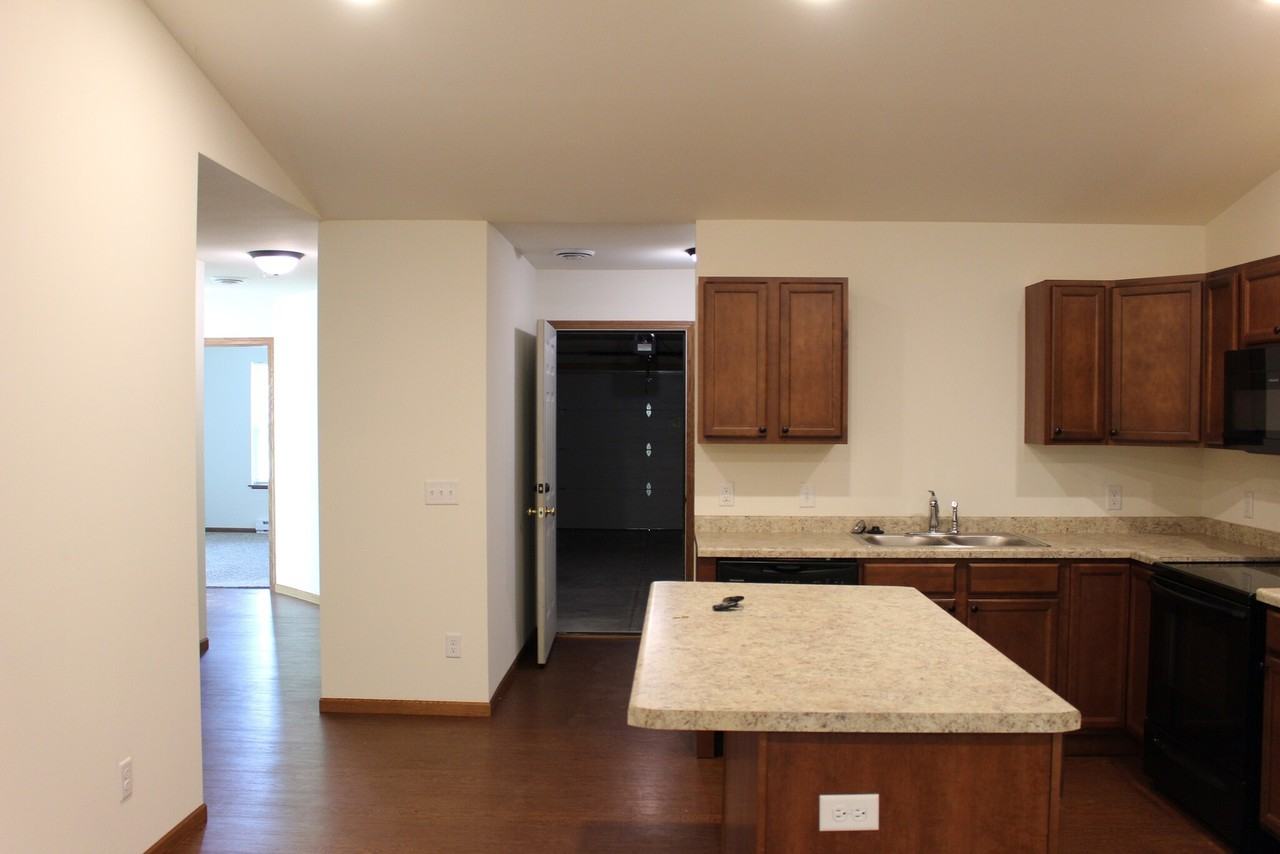 1225 Salem Drive - Photo 3 of 17