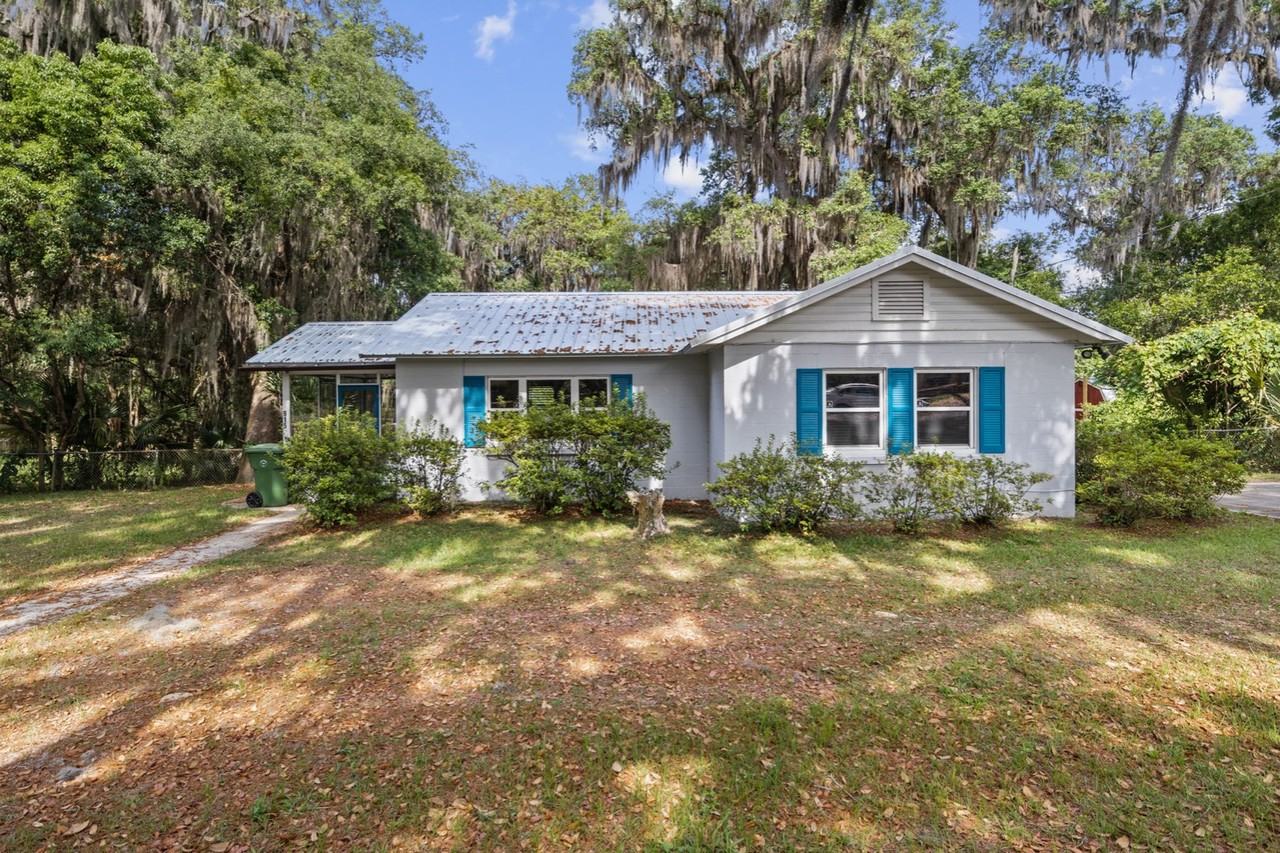 915 South 13th Street - Photo 2 of 10