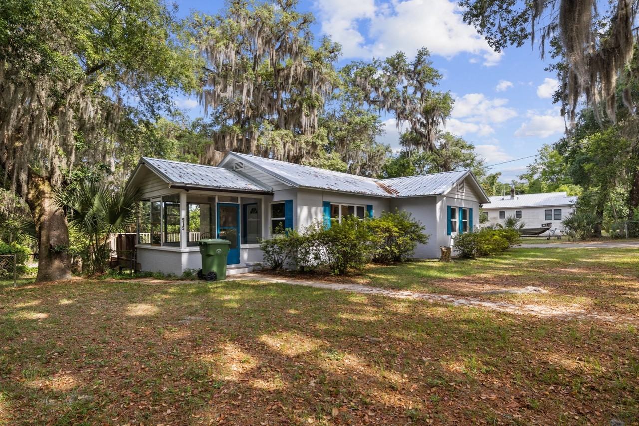 915 South 13th Street - Photo 3 of 10