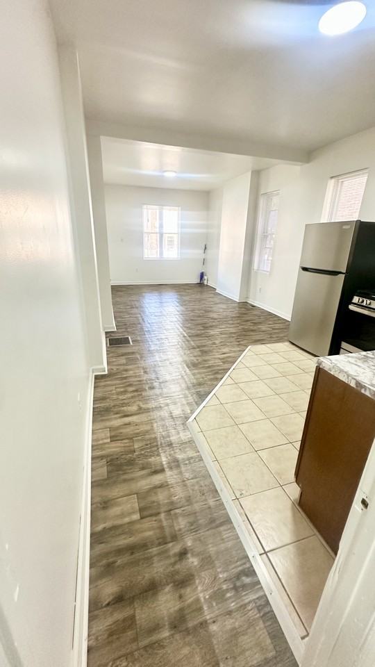 1628 Dyre St #1 - Photo 7 of 9