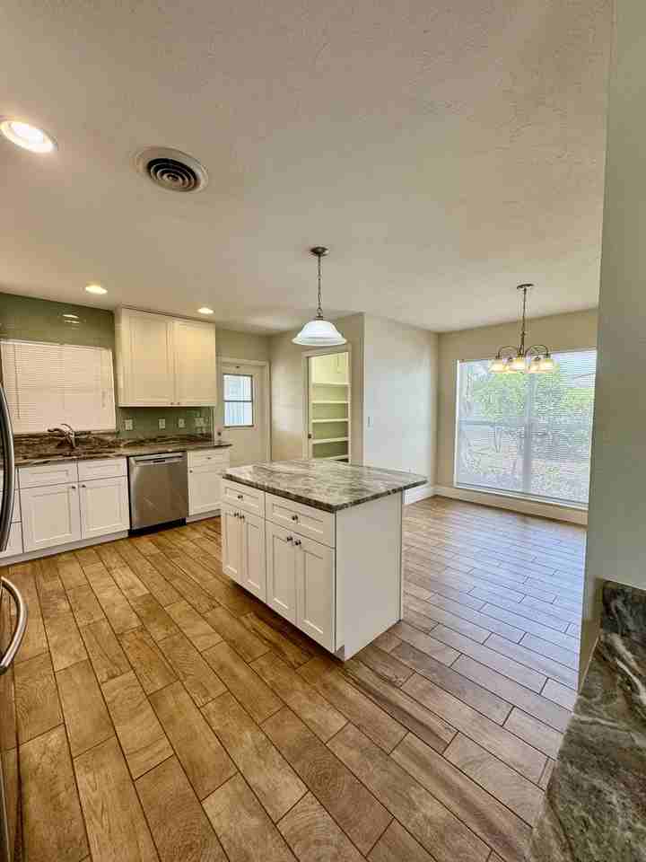 814 Harbor Dr S #NA - Photo 3 of 24