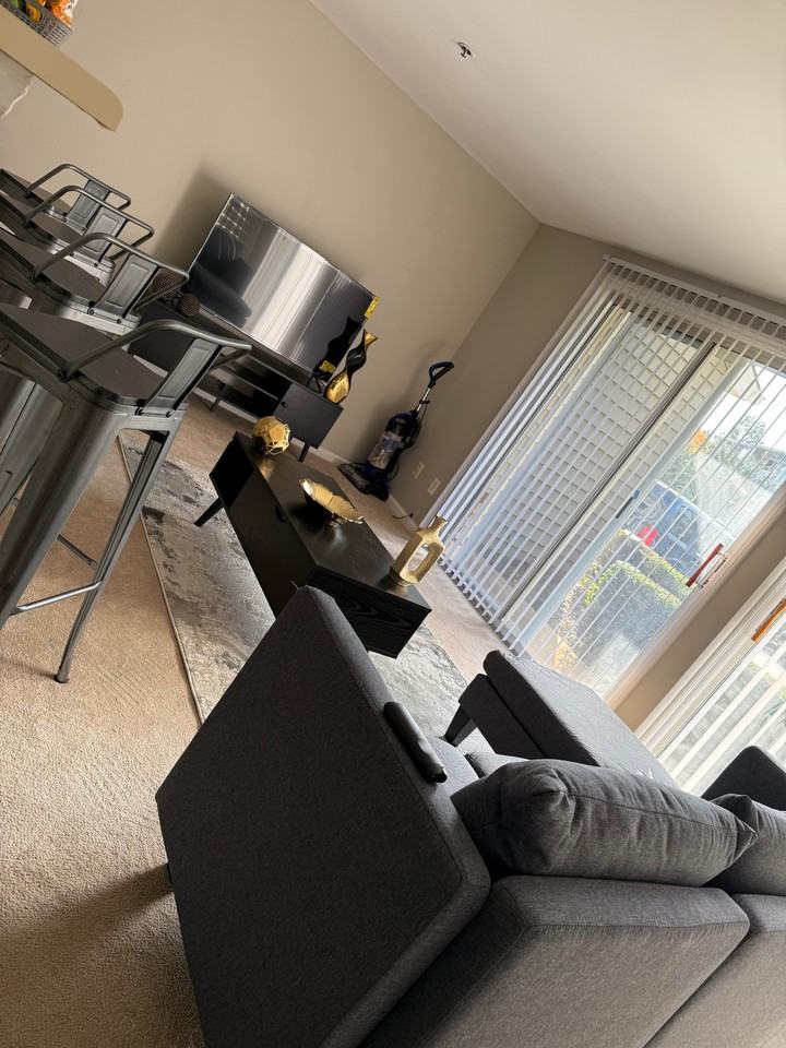 1649 Arlyn Cir - Photo 4 of 33