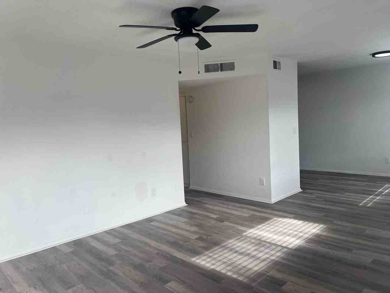 Kelso Apartments - Photo 2 of 19