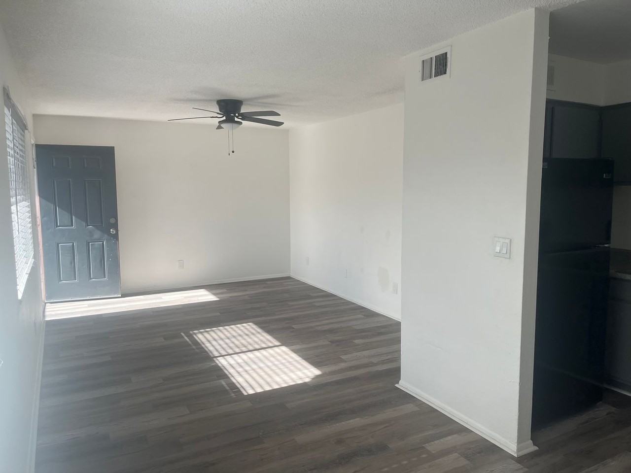 Kelso Apartments - Photo 3 of 19