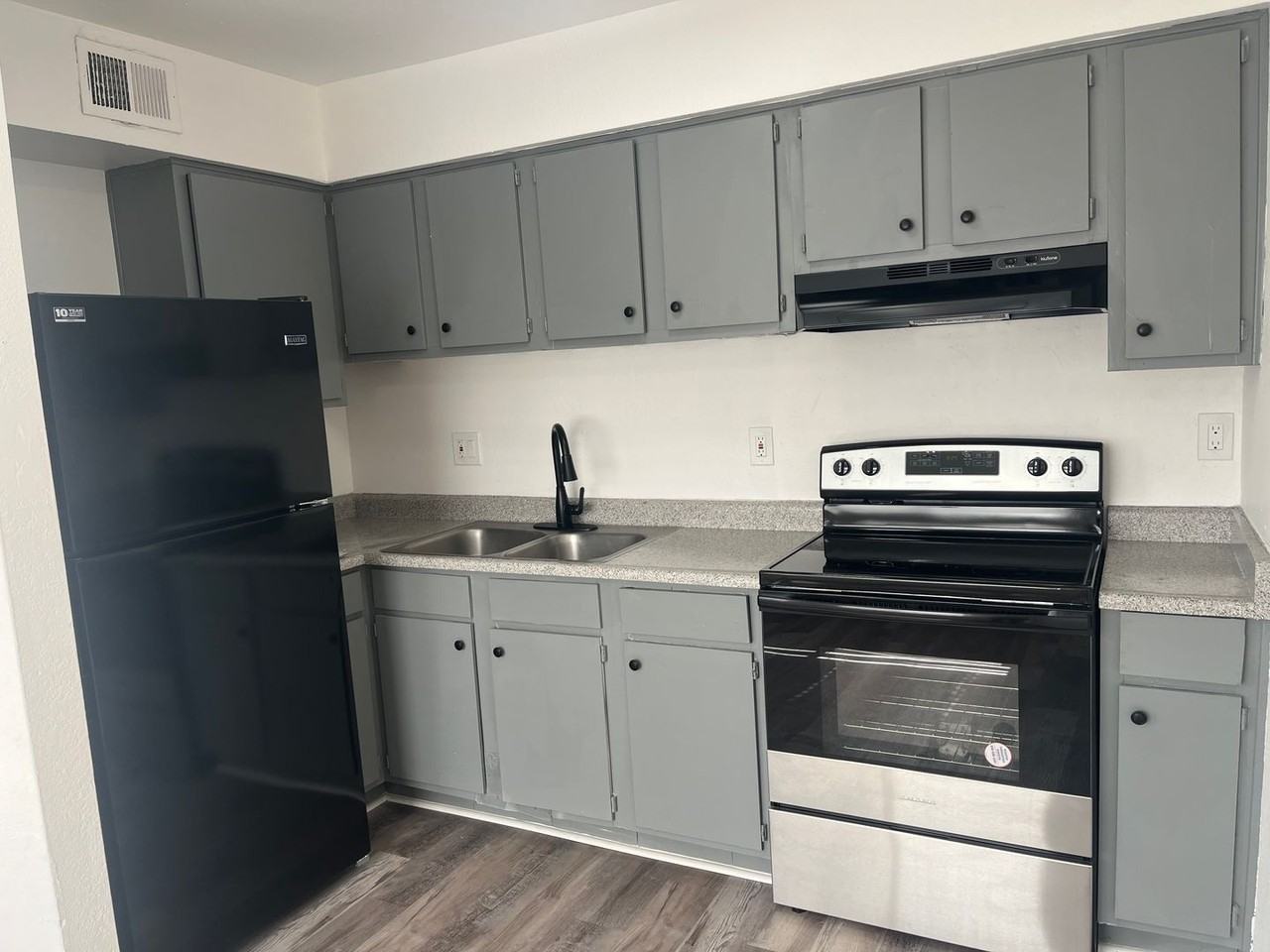 Kelso Apartments - Photo 5 of 19