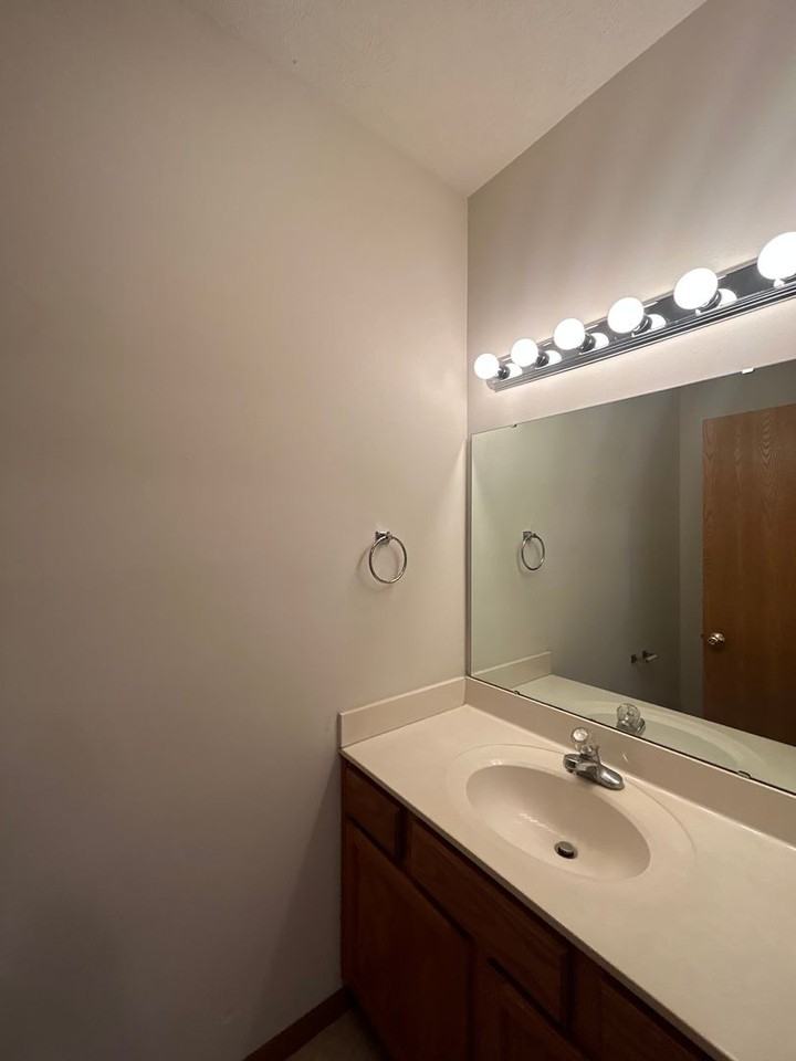 2714 Wyndham Ct - Photo 7 of 20