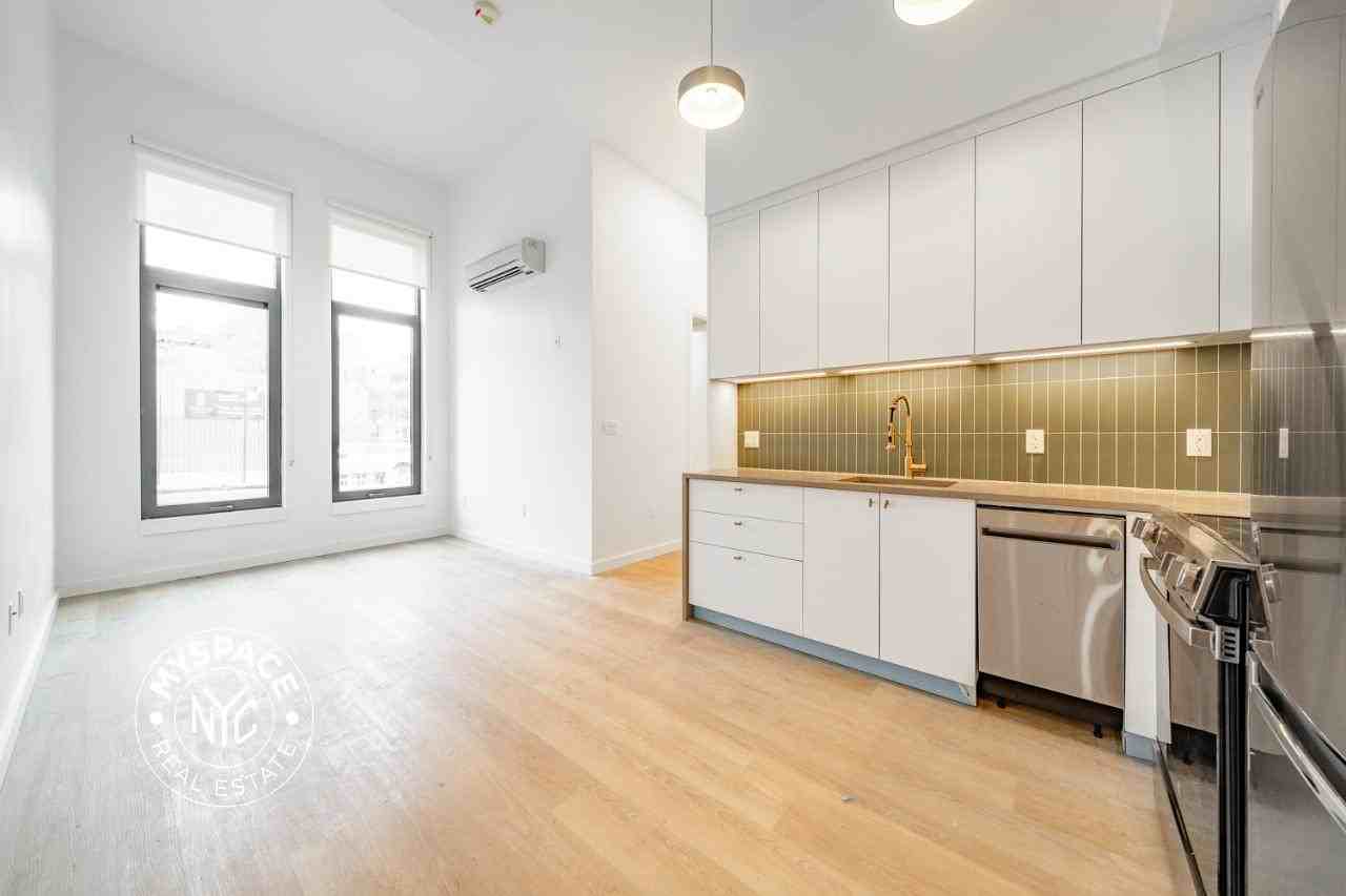 527 Grand Ave #903