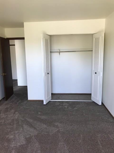 Columbia Manor - Photo 7 of 11