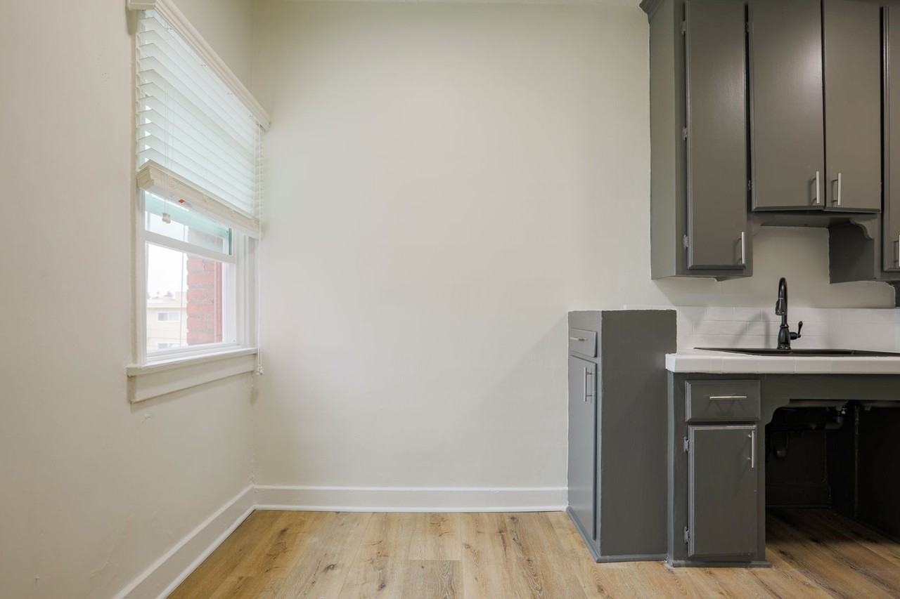 Cozy Studio with Amenities - Photo 7 of 10