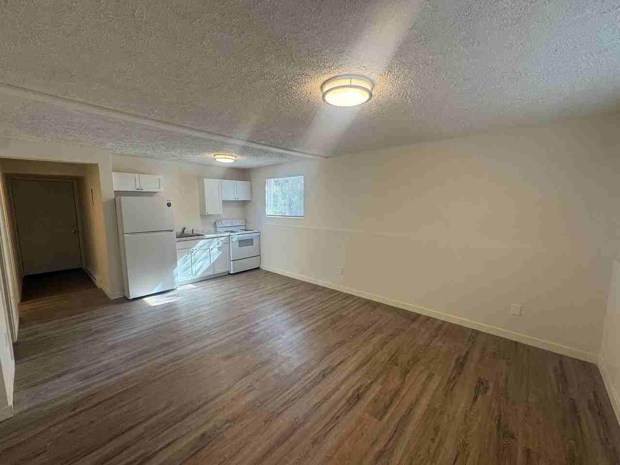 1521 North Maple Street - Photo 2 of 16