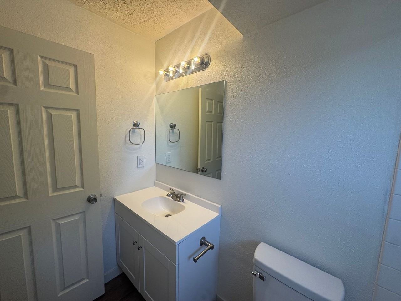 1521 North Maple Street - Photo 5 of 16