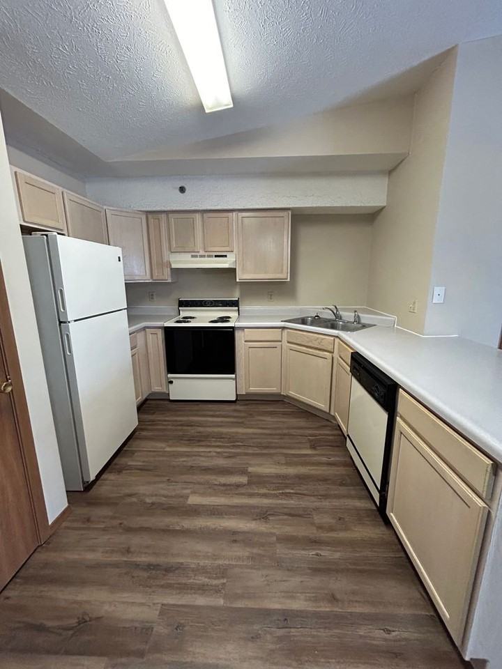 2001 S Morris Ave - Photo 6 of 13