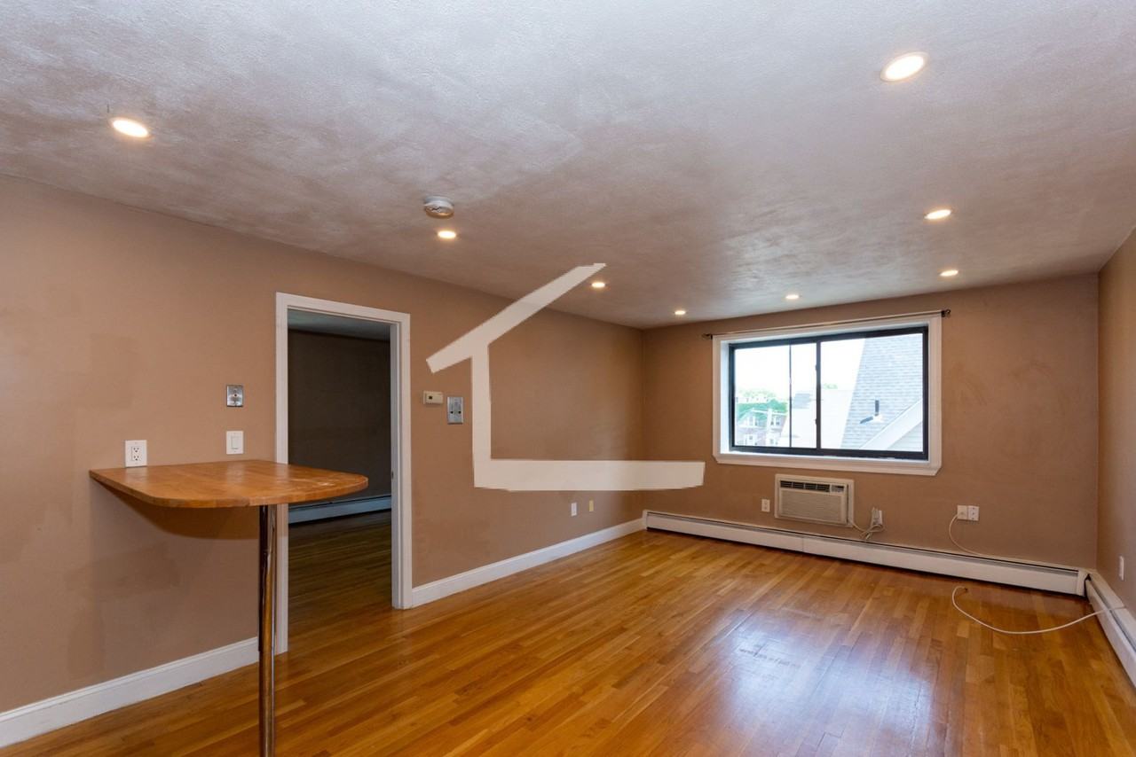 6 Wadsworth St - Photo 2 of 7