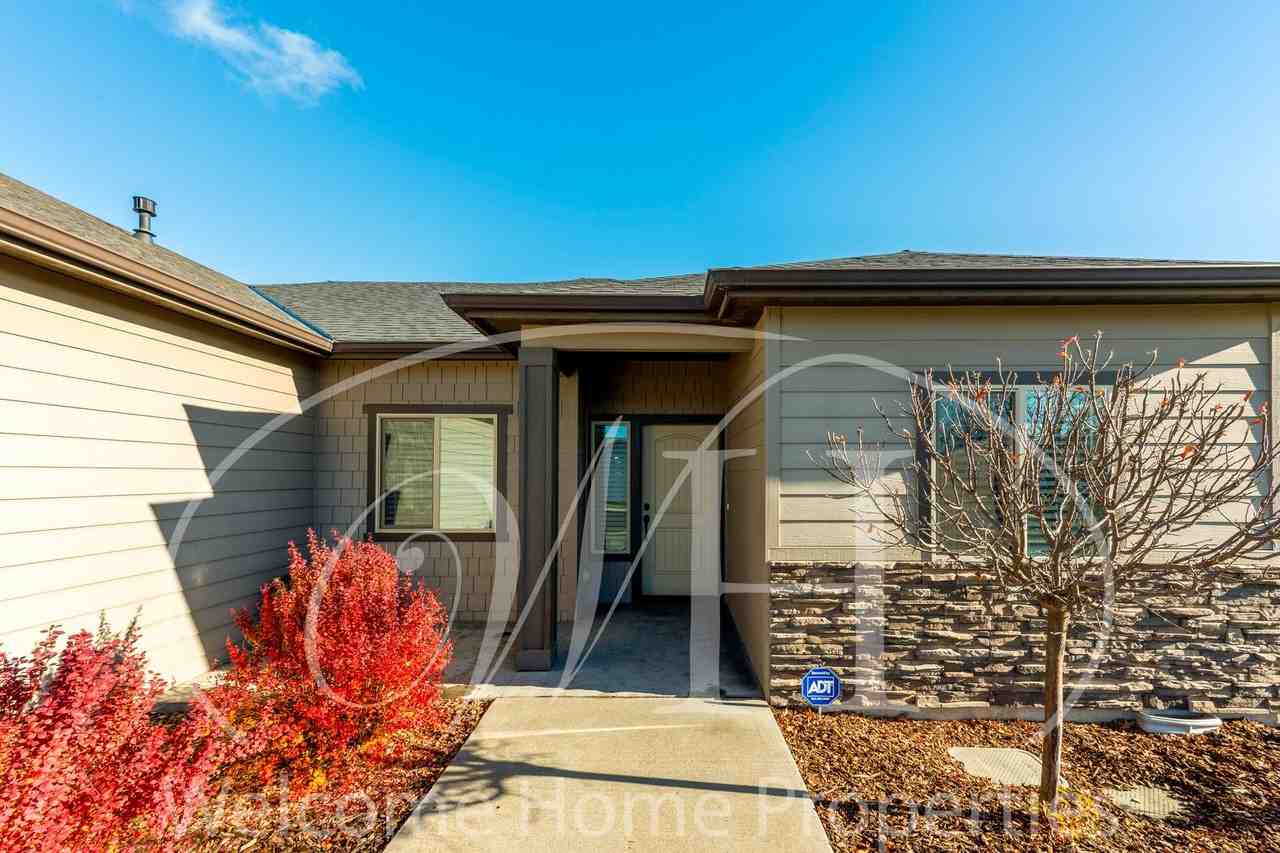 368 Northwest Vera Lane - Photo 2 of 33